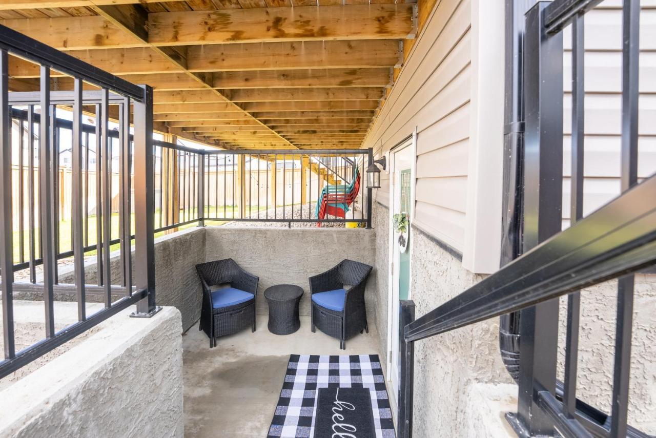 Copperwood Cozy Cellar With Hot Tub Hotel Lethbridge Exterior foto